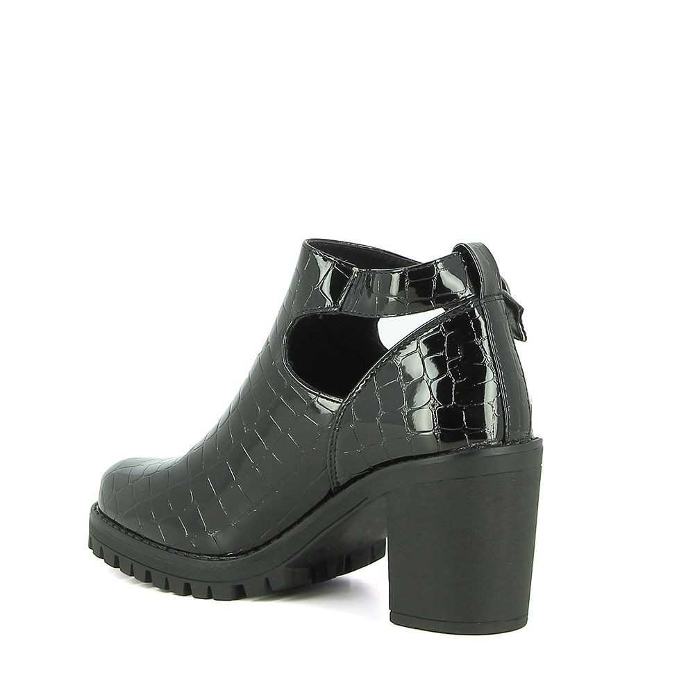 boots ouverte devant