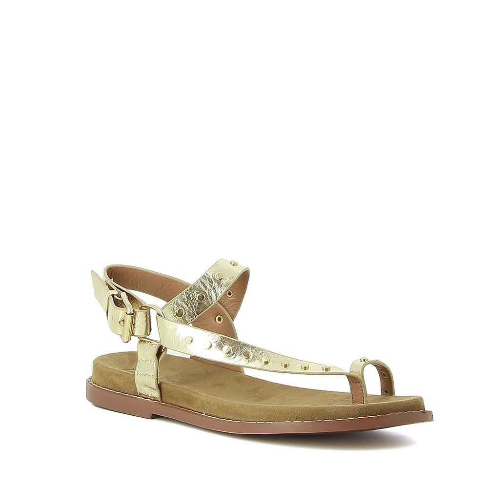 chaussure blanche et rouge