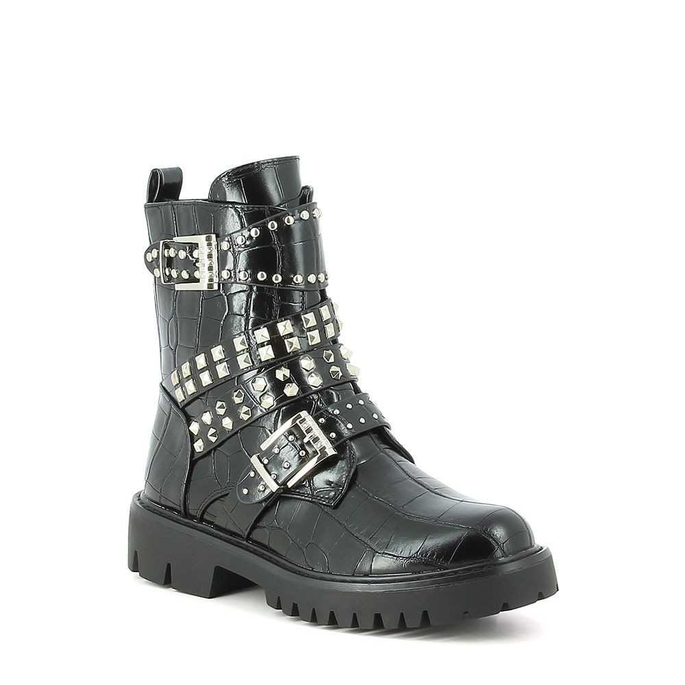 bottines lanieres cloutees