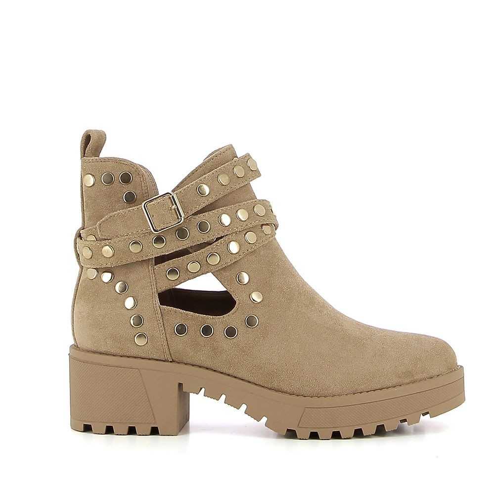 boots femme clouté
