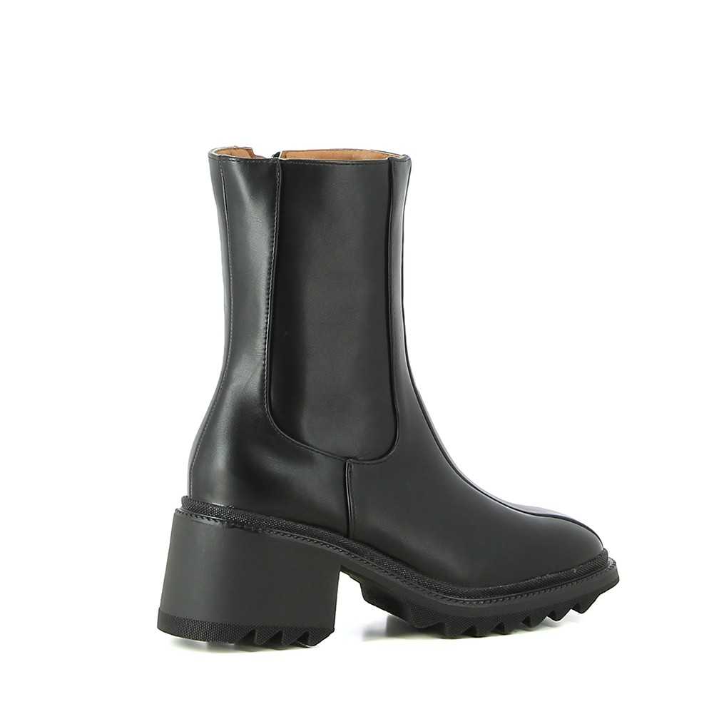 bottine a semelle crantée