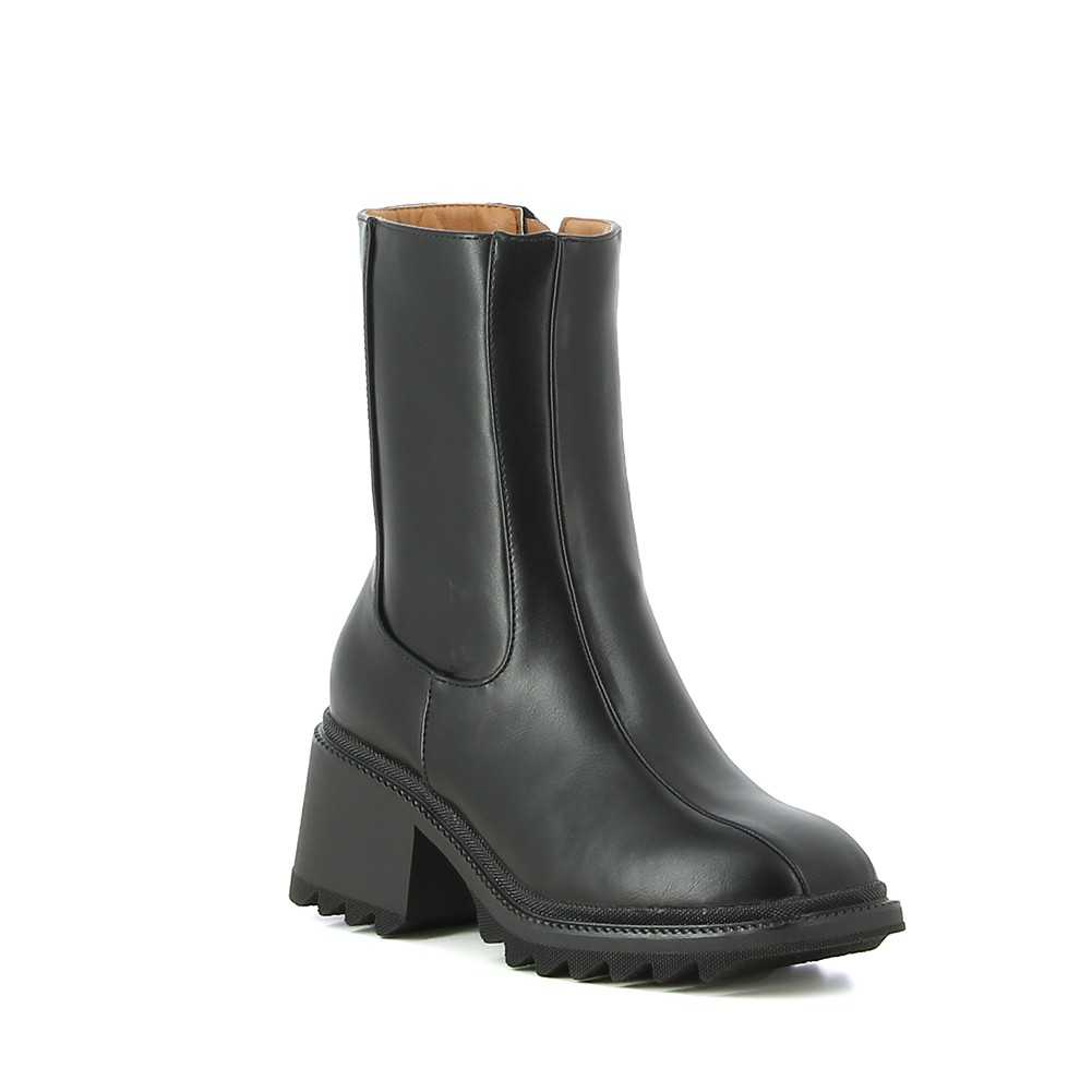 bottine a semelle crantée